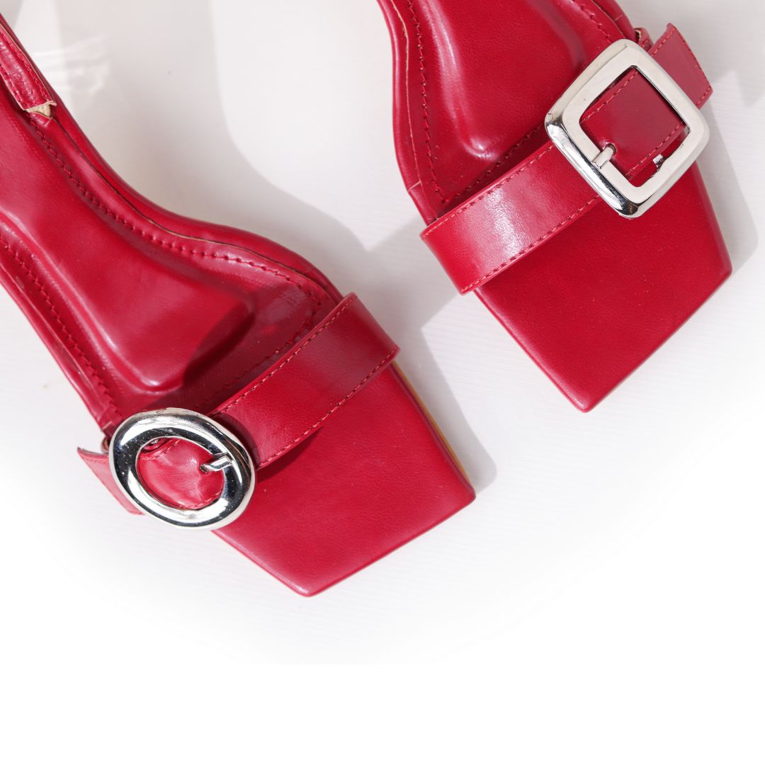 Circle Square Heel with Sliver heel
