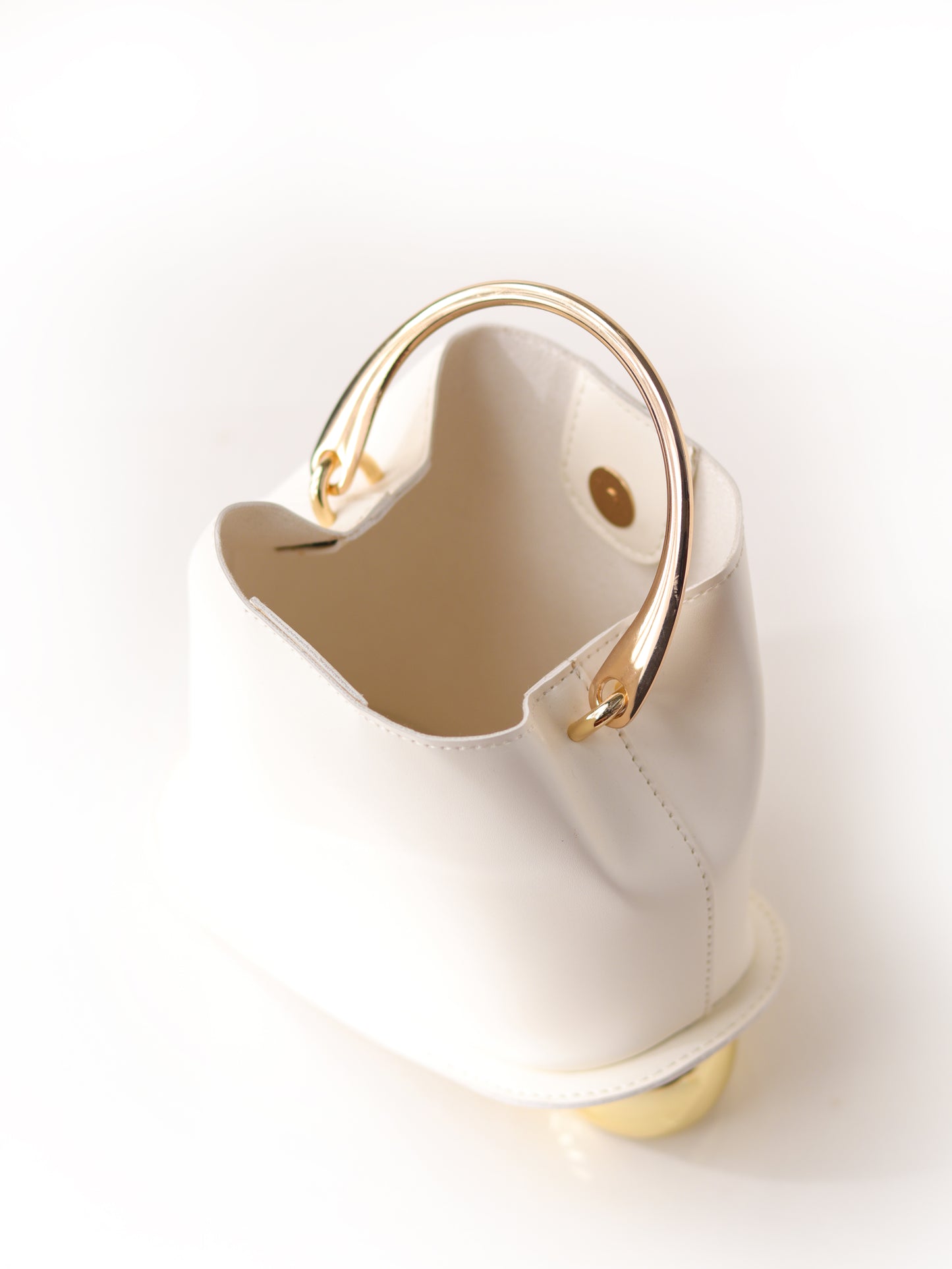 The heeled bag