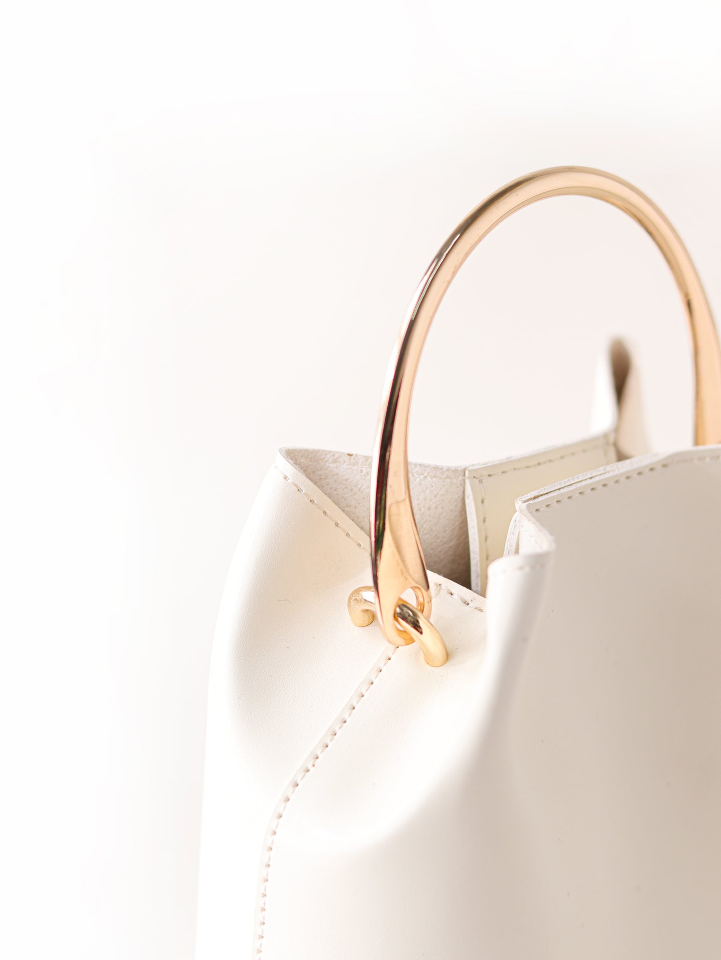 The heeled bag
