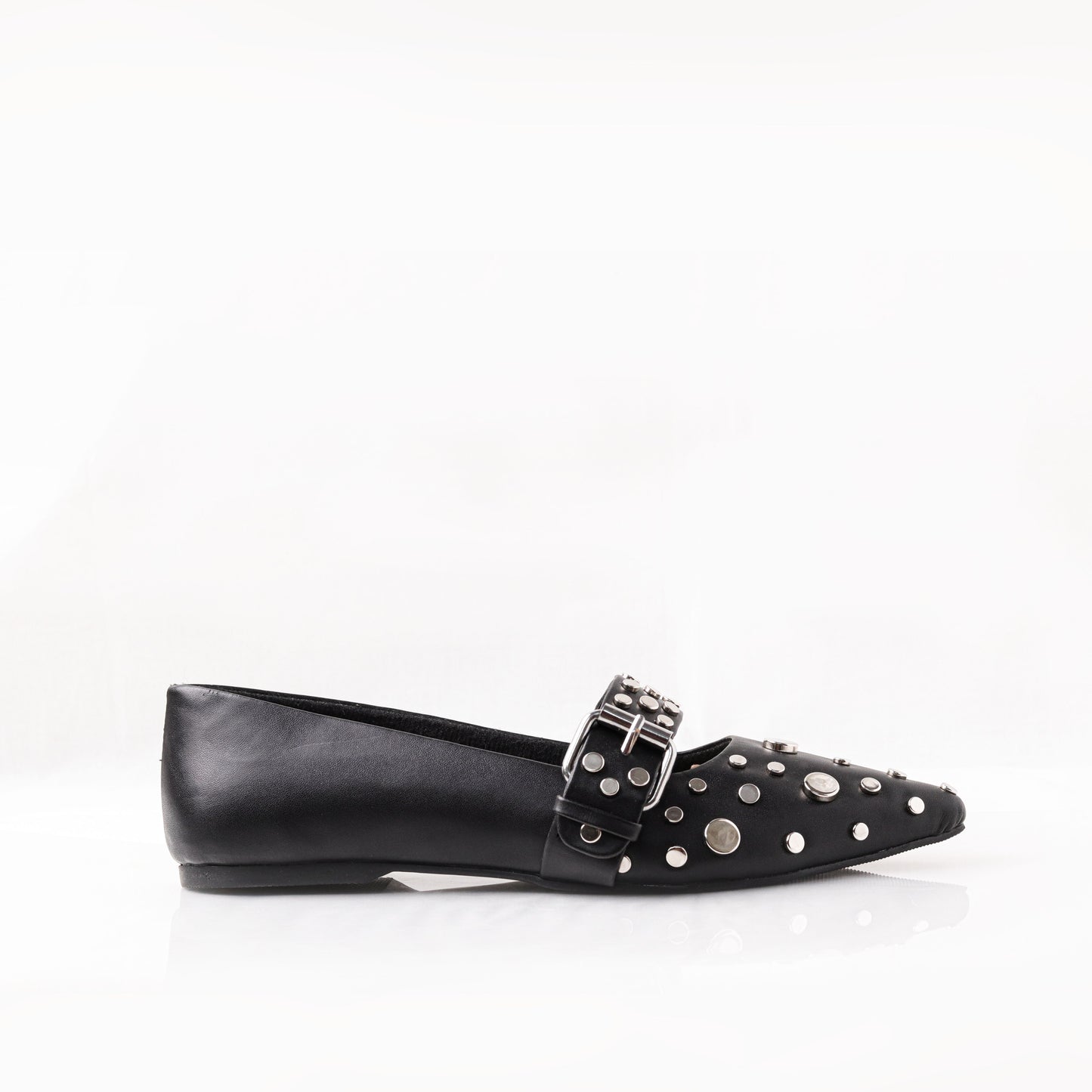 Studded ballerina