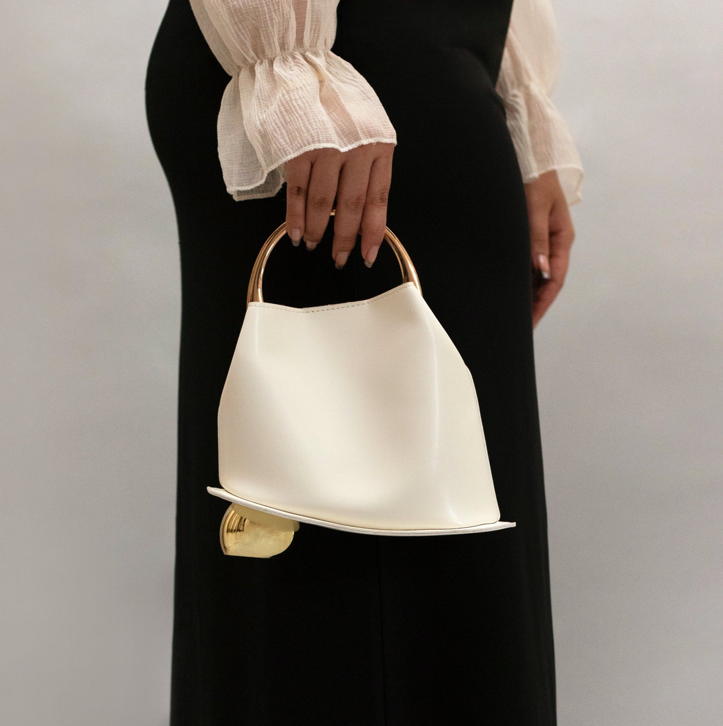 The heeled bag