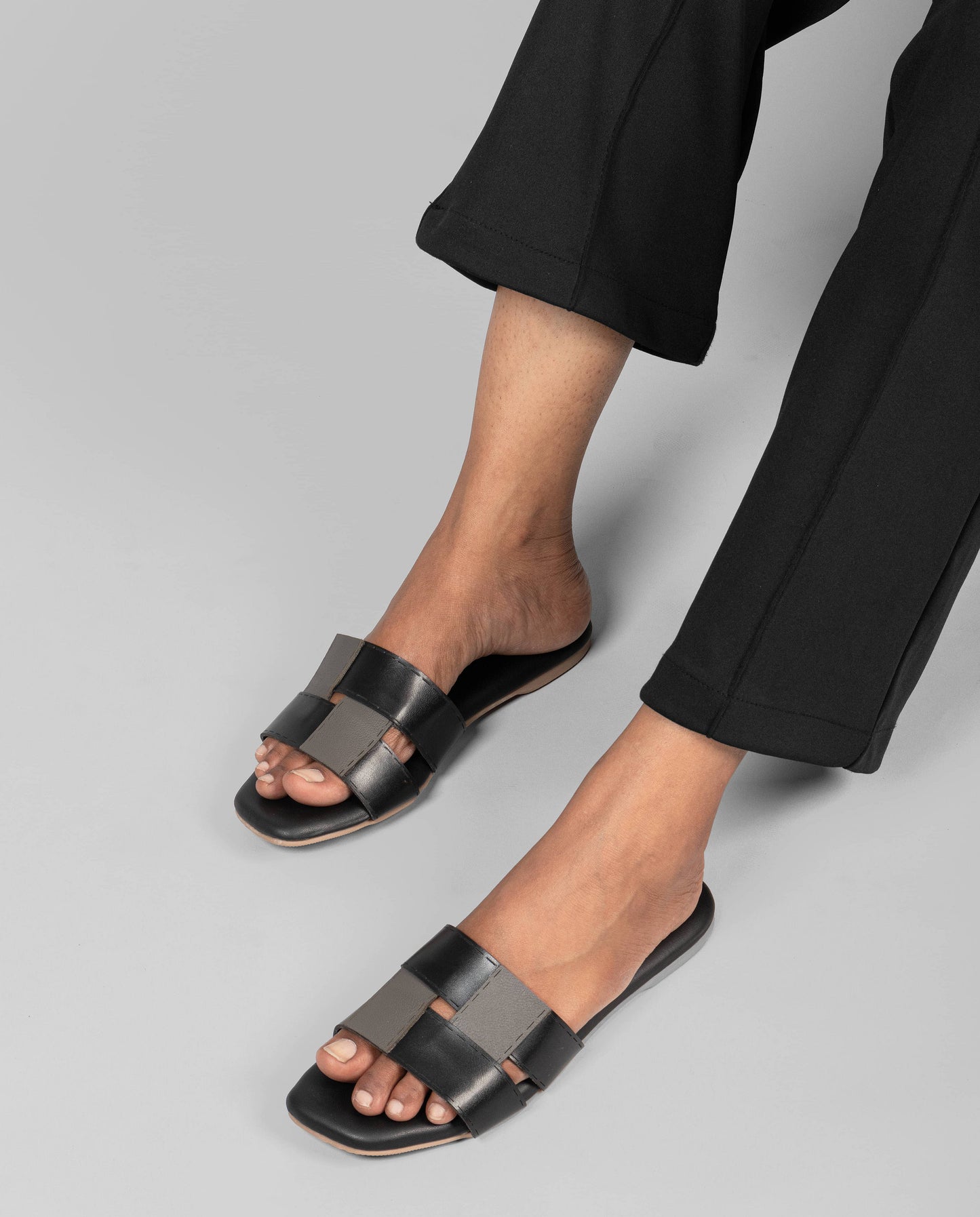 Puzzle Layover Flats - Black