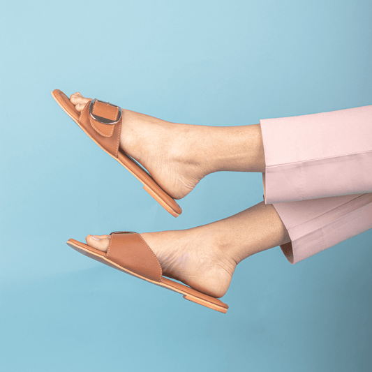 Buckle Slidders in Tan